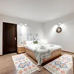 Holiday Apartments Bucharest Apartment *