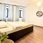 Appartement Holiday Apartments Bucharest Boekarest