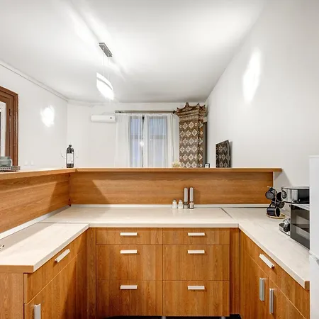 Holiday Apartments Bucharest Διαμέρισμα