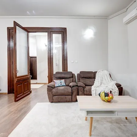 Holiday Apartments Bucharest Apartman *