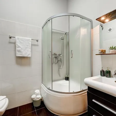 Апартаменти Holiday Apartments Bucharest Бухарест